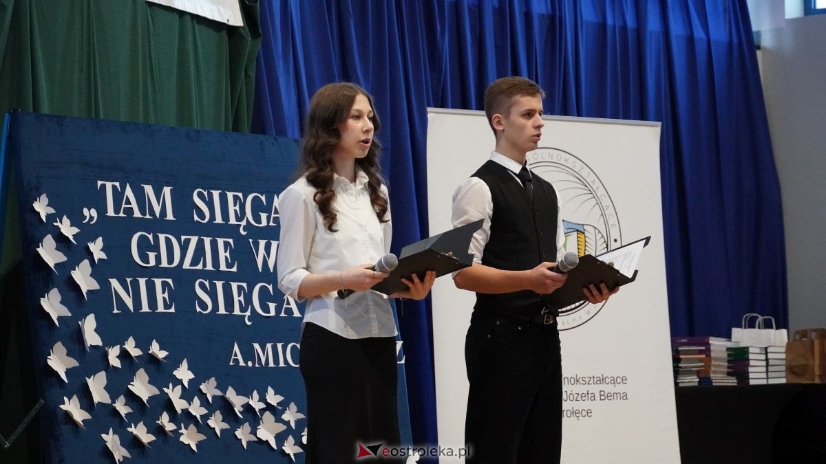 Maturzyści I LO im. Gen. Józefa Bema odebrali świadectwa dojrzałości [24.04.2026] - zdjęcie #28 - eOstroleka.pl