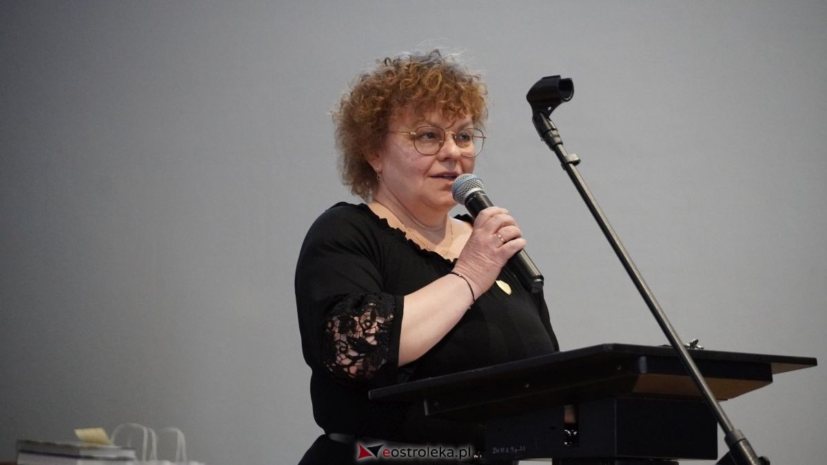 Maturzyści I LO im. Gen. Józefa Bema odebrali świadectwa dojrzałości [24.04.2026] - zdjęcie #27 - eOstroleka.pl