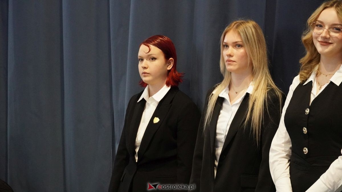 Maturzyści I LO im. Gen. Józefa Bema odebrali świadectwa dojrzałości [24.04.2026] - zdjęcie #21 - eOstroleka.pl