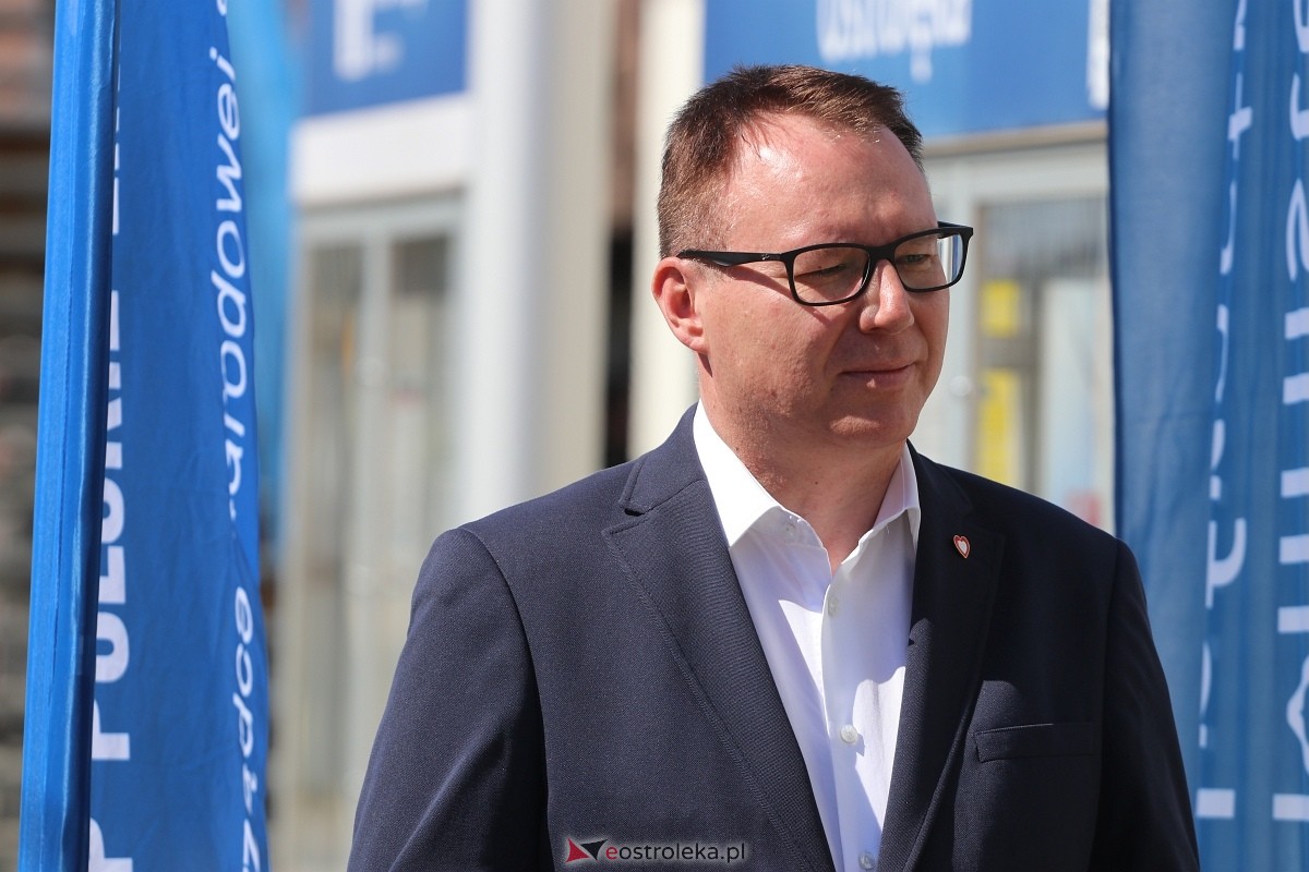 Kolej w Ostrołęce - wizyta wiceministra infrastruktury Piotra Malepszaka [24.04.2026] - zdjęcie #8 - eOstroleka.pl