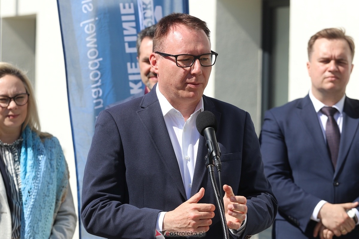 Kolej w Ostrołęce - wizyta wiceministra infrastruktury Piotra Malepszaka [24.04.2026] - zdjęcie #4 - eOstroleka.pl
