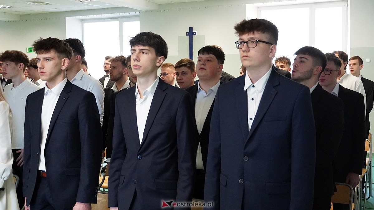 Rozdanie świadectw maturalnych w ZSZ nr 1 [24.04.2026] - zdjęcie #65 - eOstroleka.pl