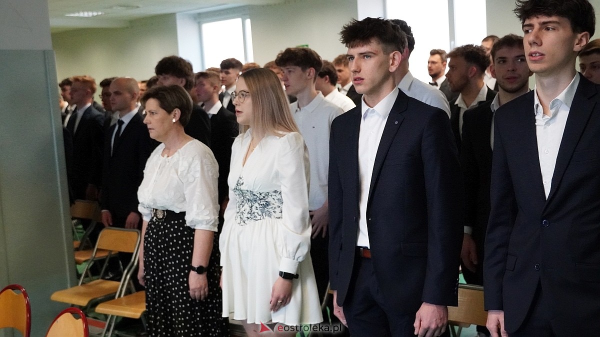 Rozdanie świadectw maturalnych w ZSZ nr 1 [24.04.2026] - zdjęcie #64 - eOstroleka.pl