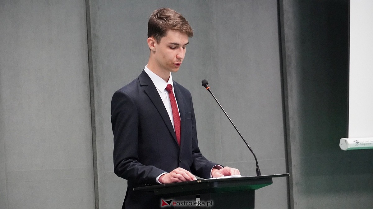 Rozdanie świadectw maturalnych w ZSZ nr 1 [24.04.2026] - zdjęcie #60 - eOstroleka.pl