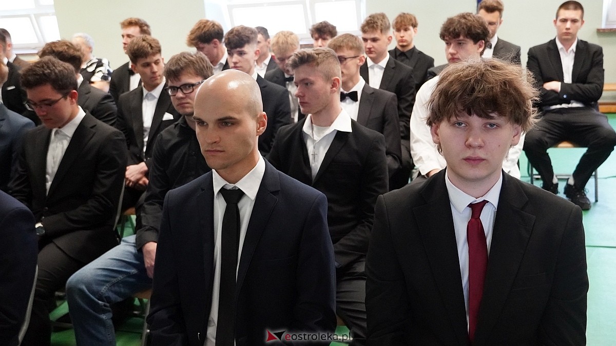 Rozdanie świadectw maturalnych w ZSZ nr 1 [24.04.2026] - zdjęcie #56 - eOstroleka.pl