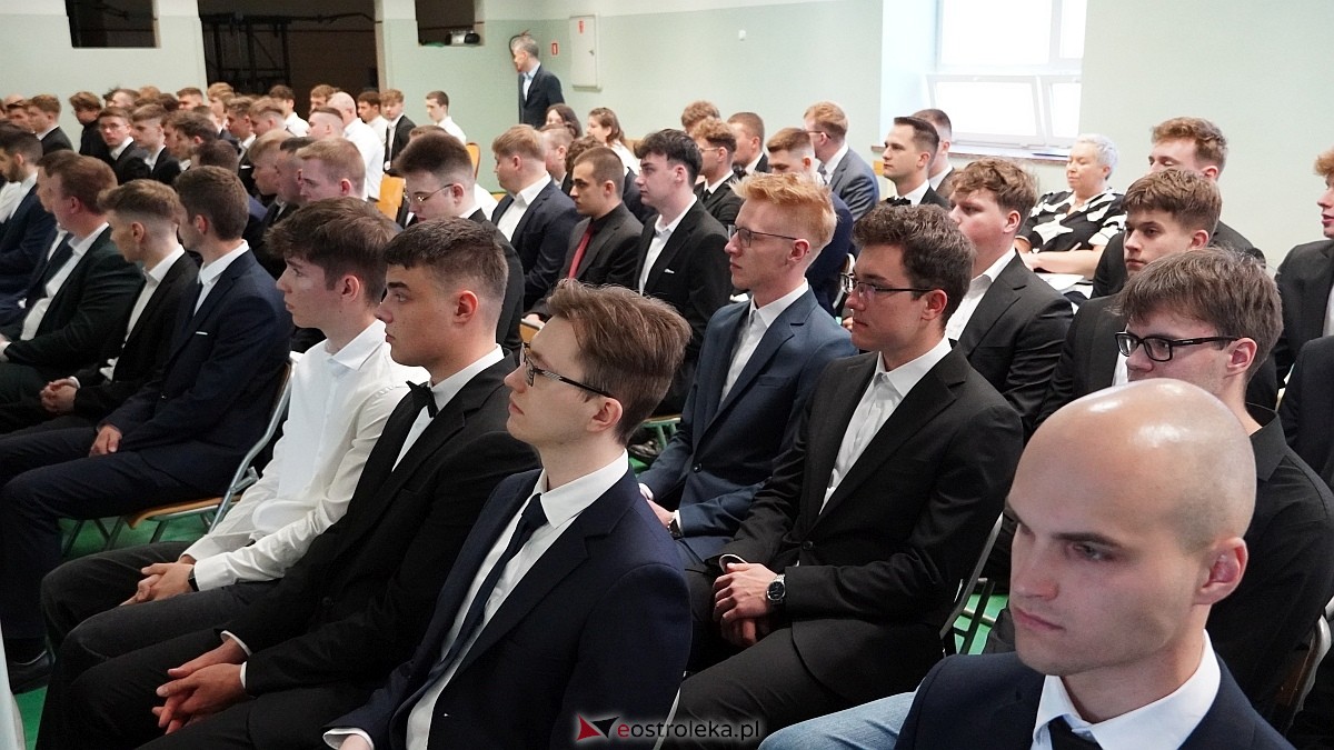 Rozdanie świadectw maturalnych w ZSZ nr 1 [24.04.2026] - zdjęcie #55 - eOstroleka.pl