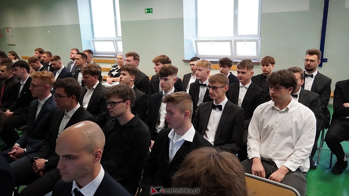 Rozdanie świadectw maturalnych w ZSZ nr 1 [24.04.2026] - zdjęcie #53 - eOstroleka.pl