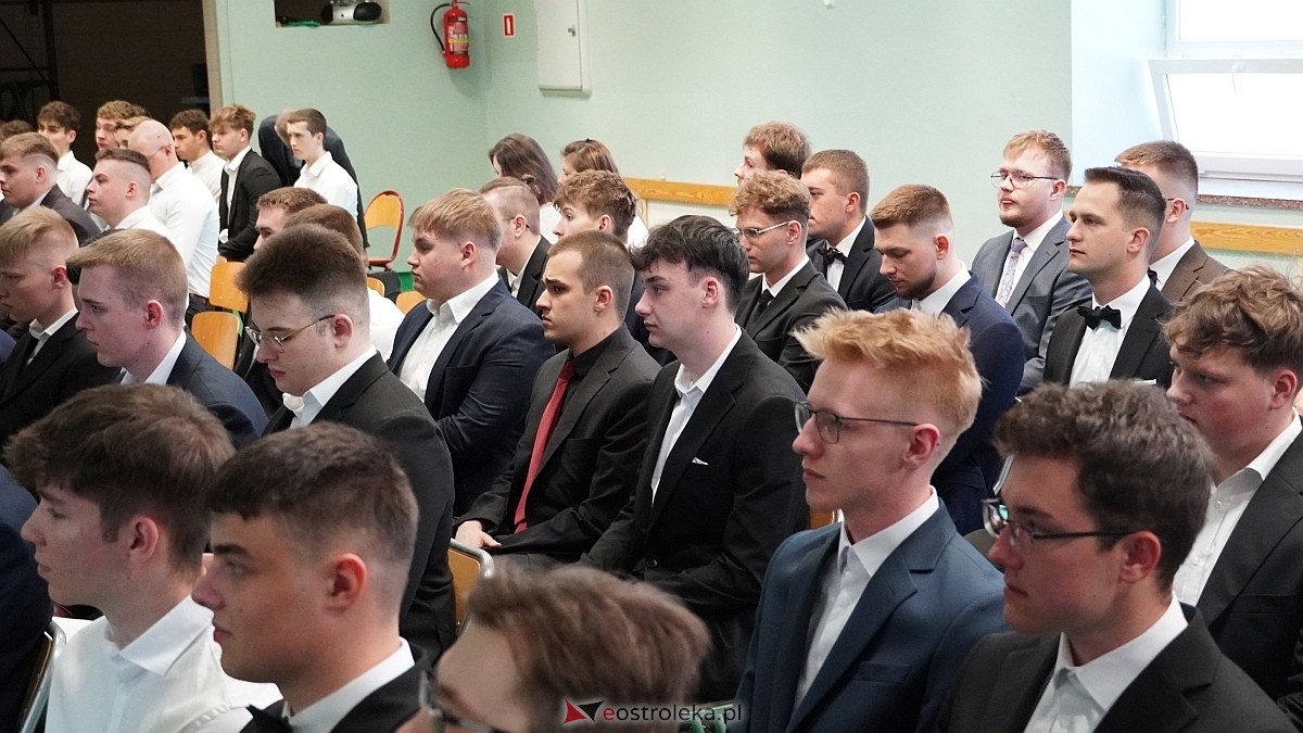 Rozdanie świadectw maturalnych w ZSZ nr 1 [24.04.2026] - zdjęcie #52 - eOstroleka.pl