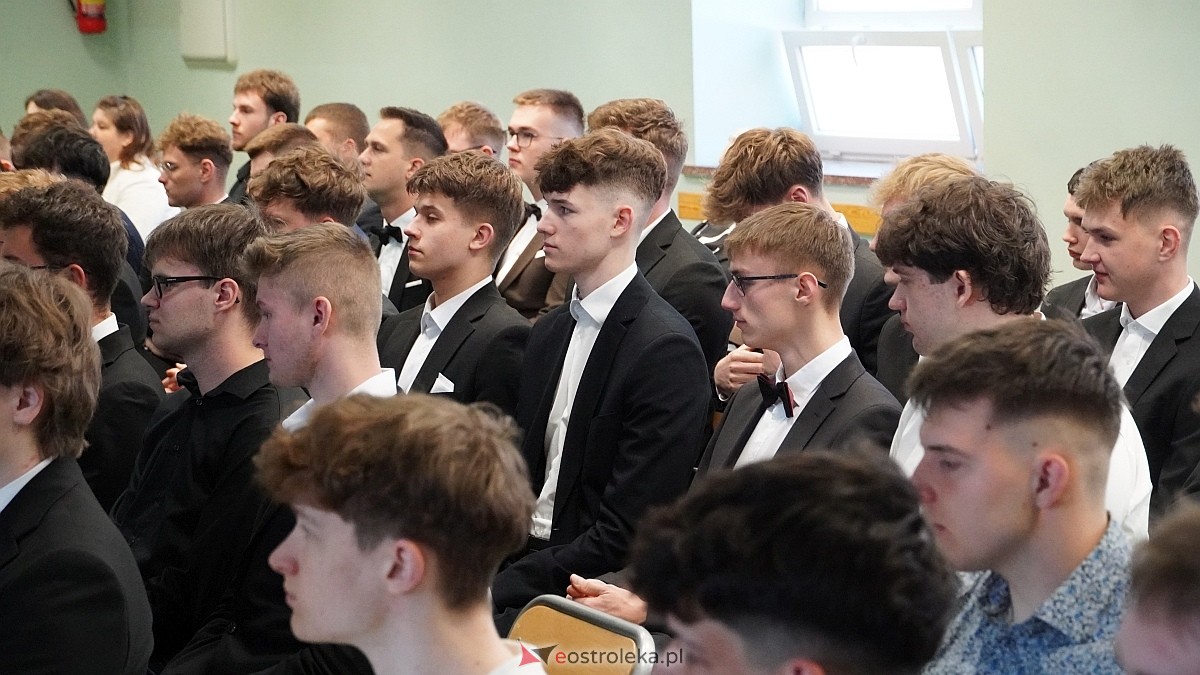 Rozdanie świadectw maturalnych w ZSZ nr 1 [24.04.2026] - zdjęcie #48 - eOstroleka.pl