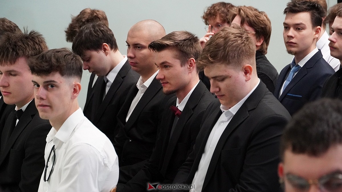 Rozdanie świadectw maturalnych w ZSZ nr 1 [24.04.2026] - zdjęcie #40 - eOstroleka.pl