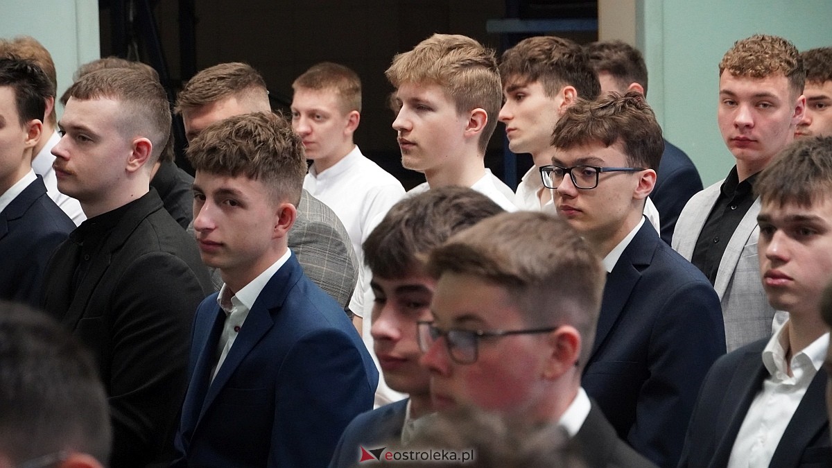 Rozdanie świadectw maturalnych w ZSZ nr 1 [24.04.2026] - zdjęcie #39 - eOstroleka.pl