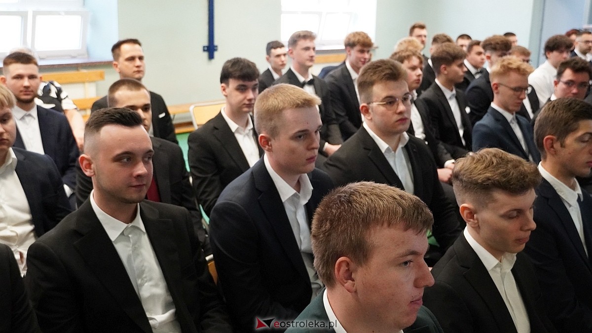 Rozdanie świadectw maturalnych w ZSZ nr 1 [24.04.2026] - zdjęcie #36 - eOstroleka.pl