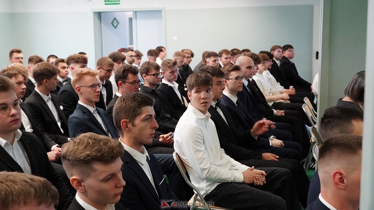 Rozdanie świadectw maturalnych w ZSZ nr 1 [24.04.2026] - zdjęcie #34 - eOstroleka.pl