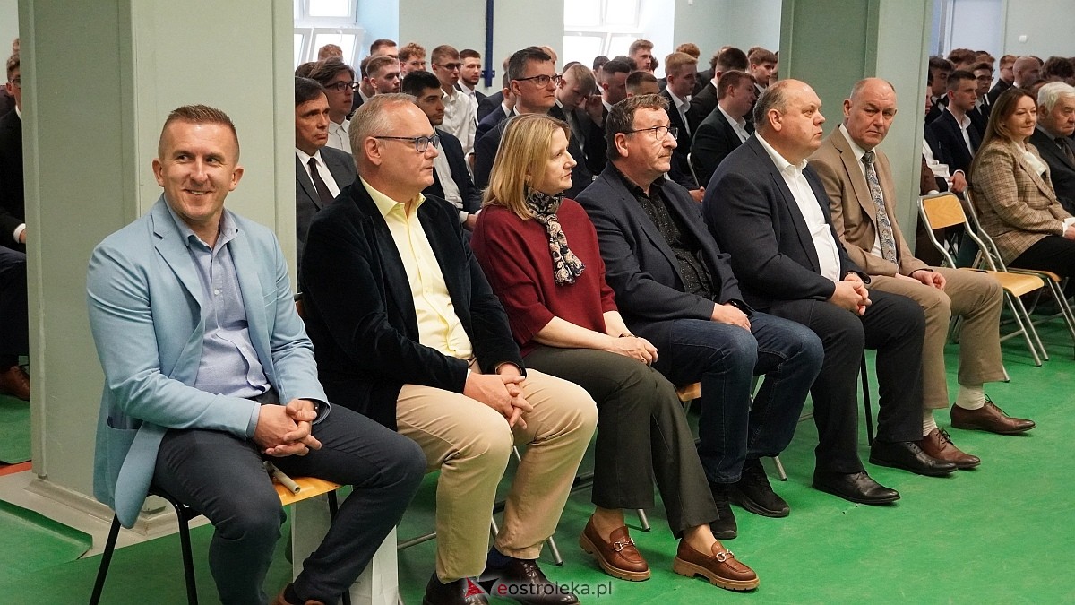 Rozdanie świadectw maturalnych w ZSZ nr 1 [24.04.2026] - zdjęcie #32 - eOstroleka.pl