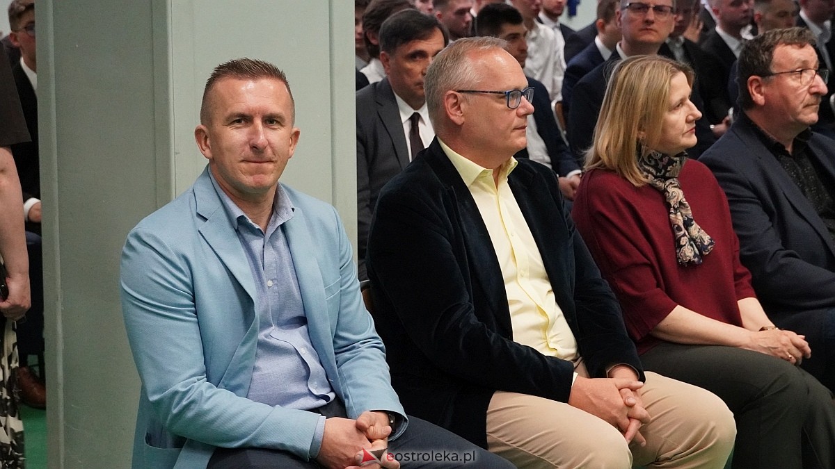 Rozdanie świadectw maturalnych w ZSZ nr 1 [24.04.2026] - zdjęcie #31 - eOstroleka.pl