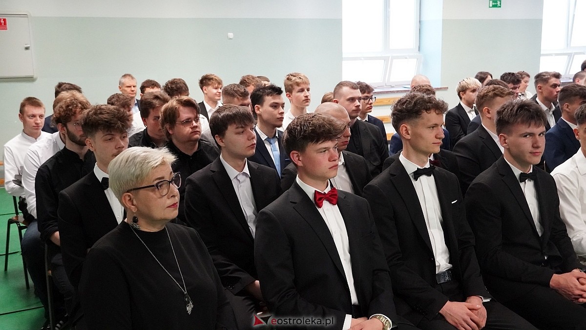 Rozdanie świadectw maturalnych w ZSZ nr 1 [24.04.2026] - zdjęcie #28 - eOstroleka.pl