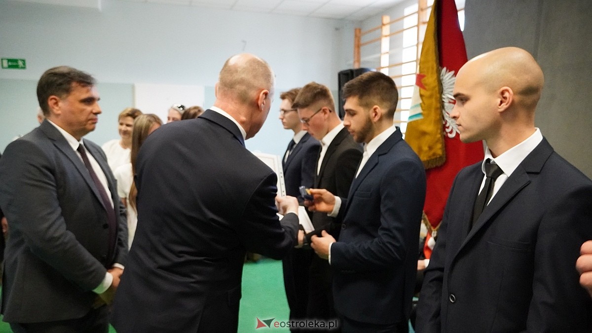 Rozdanie świadectw maturalnych w ZSZ nr 1 [24.04.2026] - zdjęcie #15 - eOstroleka.pl
