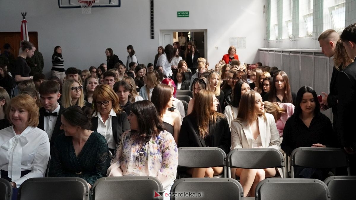Zakończenie roku maturzystów z ZSZ nr 2 w Ostrołęce [24.04.2026] - zdjęcie #90 - eOstroleka.pl