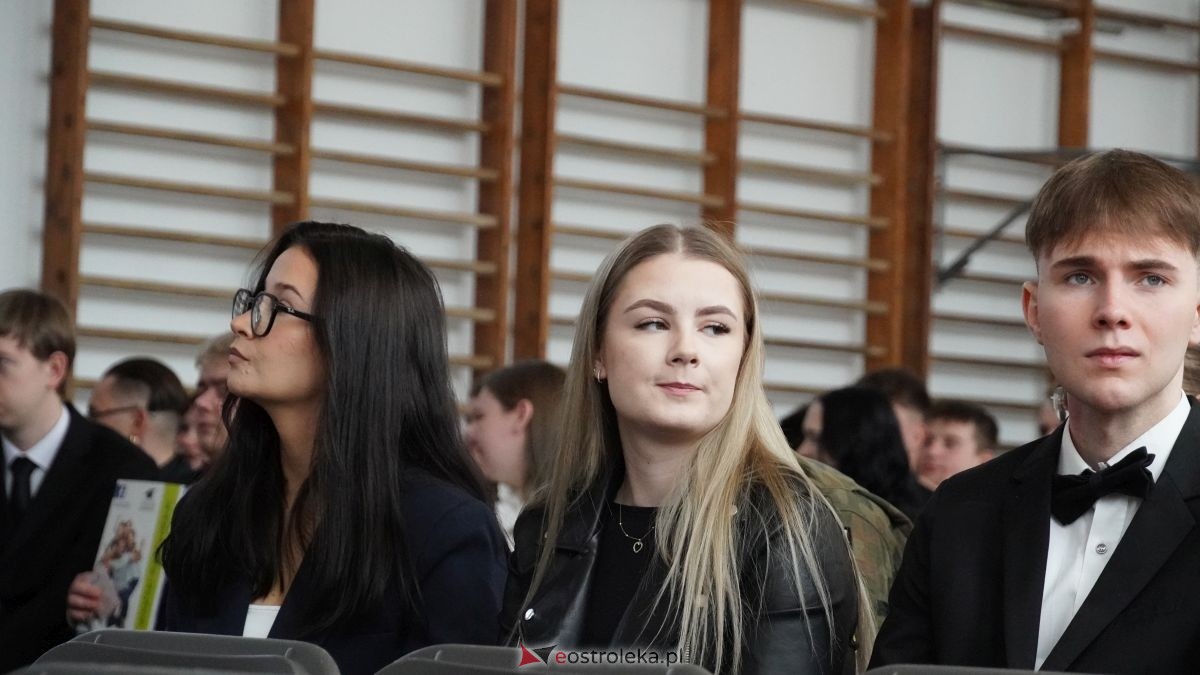 Zakończenie roku maturzystów z ZSZ nr 2 w Ostrołęce [24.04.2026] - zdjęcie #86 - eOstroleka.pl
