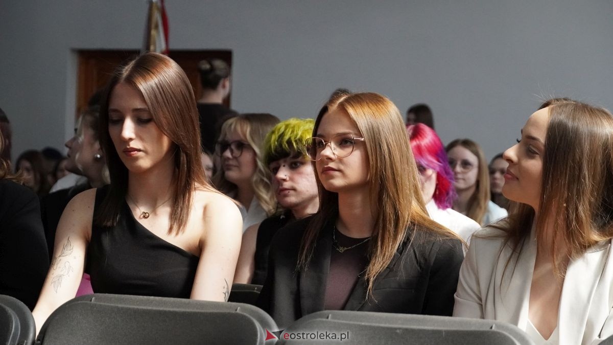 Zakończenie roku maturzystów z ZSZ nr 2 w Ostrołęce [24.04.2026] - zdjęcie #84 - eOstroleka.pl