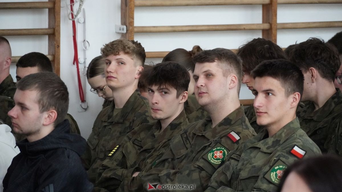 Zakończenie roku maturzystów z ZSZ nr 2 w Ostrołęce [24.04.2026] - zdjęcie #80 - eOstroleka.pl