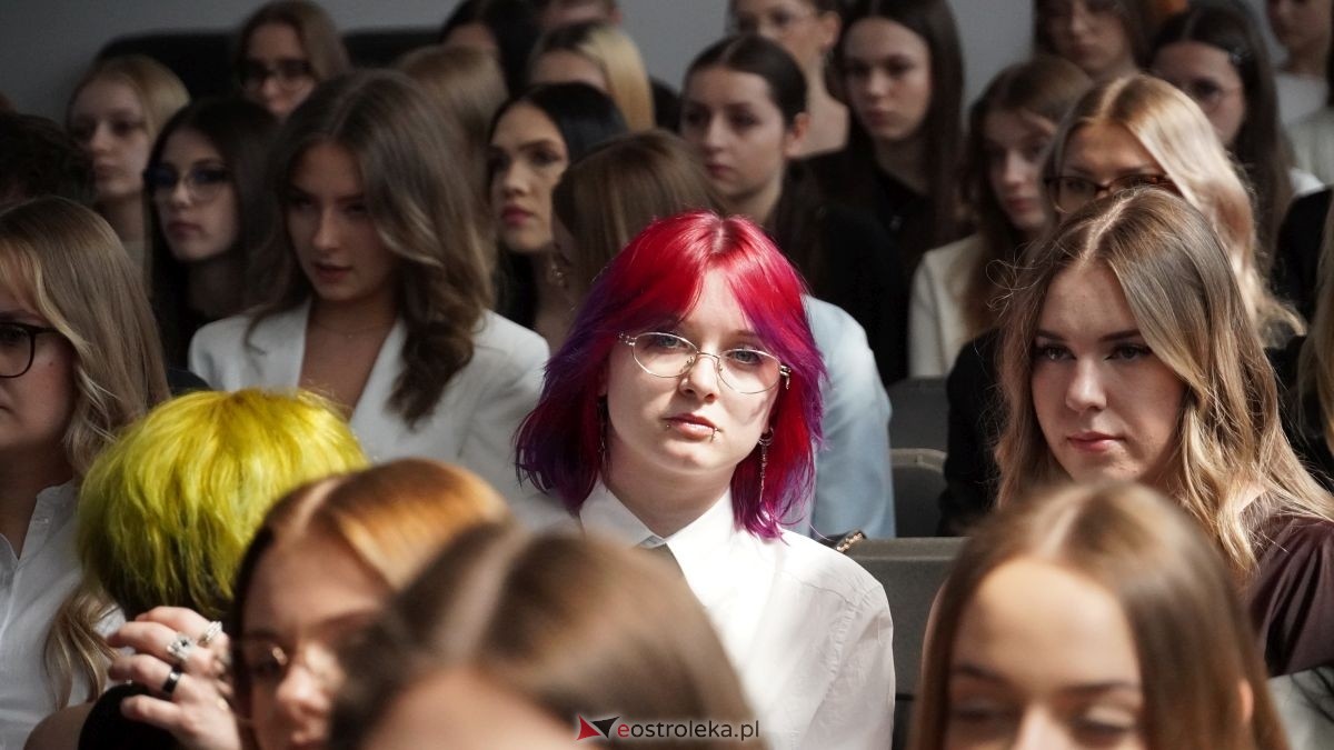 Zakończenie roku maturzystów z ZSZ nr 2 w Ostrołęce [24.04.2026] - zdjęcie #77 - eOstroleka.pl