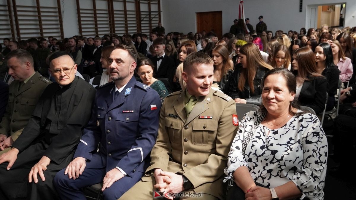 Zakończenie roku maturzystów z ZSZ nr 2 w Ostrołęce [24.04.2026] - zdjęcie #73 - eOstroleka.pl