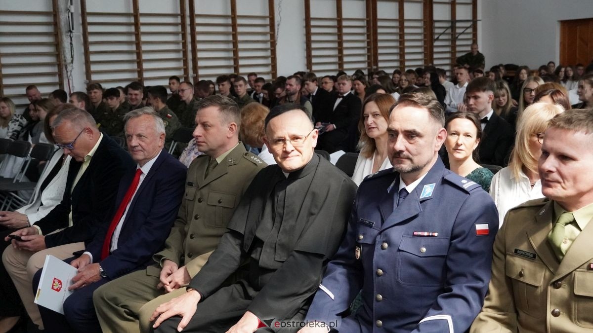 Zakończenie roku maturzystów z ZSZ nr 2 w Ostrołęce [24.04.2026] - zdjęcie #72 - eOstroleka.pl