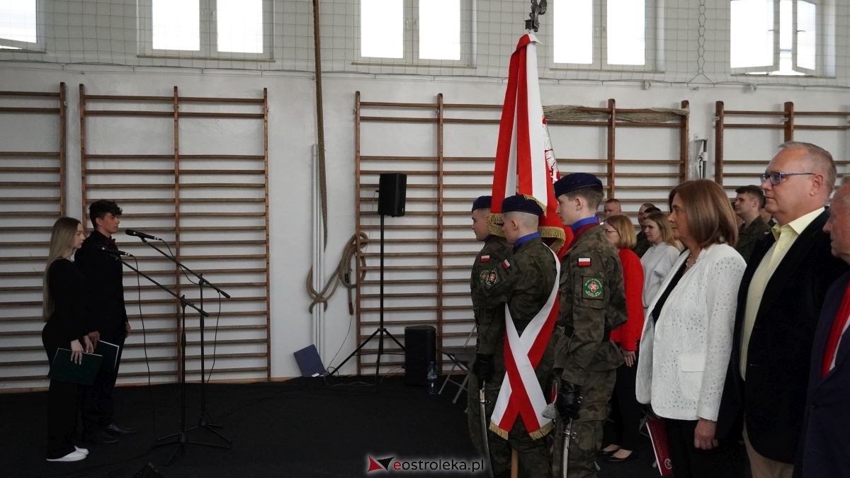 Zakończenie roku maturzystów z ZSZ nr 2 w Ostrołęce [24.04.2026] - zdjęcie #58 - eOstroleka.pl