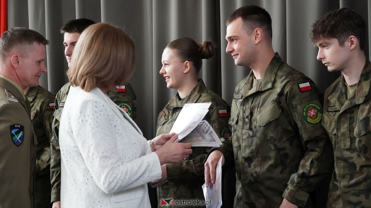 Zakończenie roku maturzystów z ZSZ nr 2 w Ostrołęce [24.04.2026] - zdjęcie #40 - eOstroleka.pl