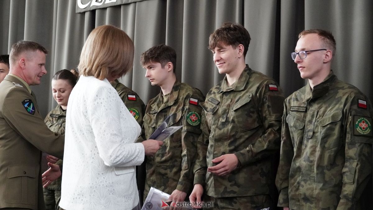 Zakończenie roku maturzystów z ZSZ nr 2 w Ostrołęce [24.04.2026] - zdjęcie #38 - eOstroleka.pl