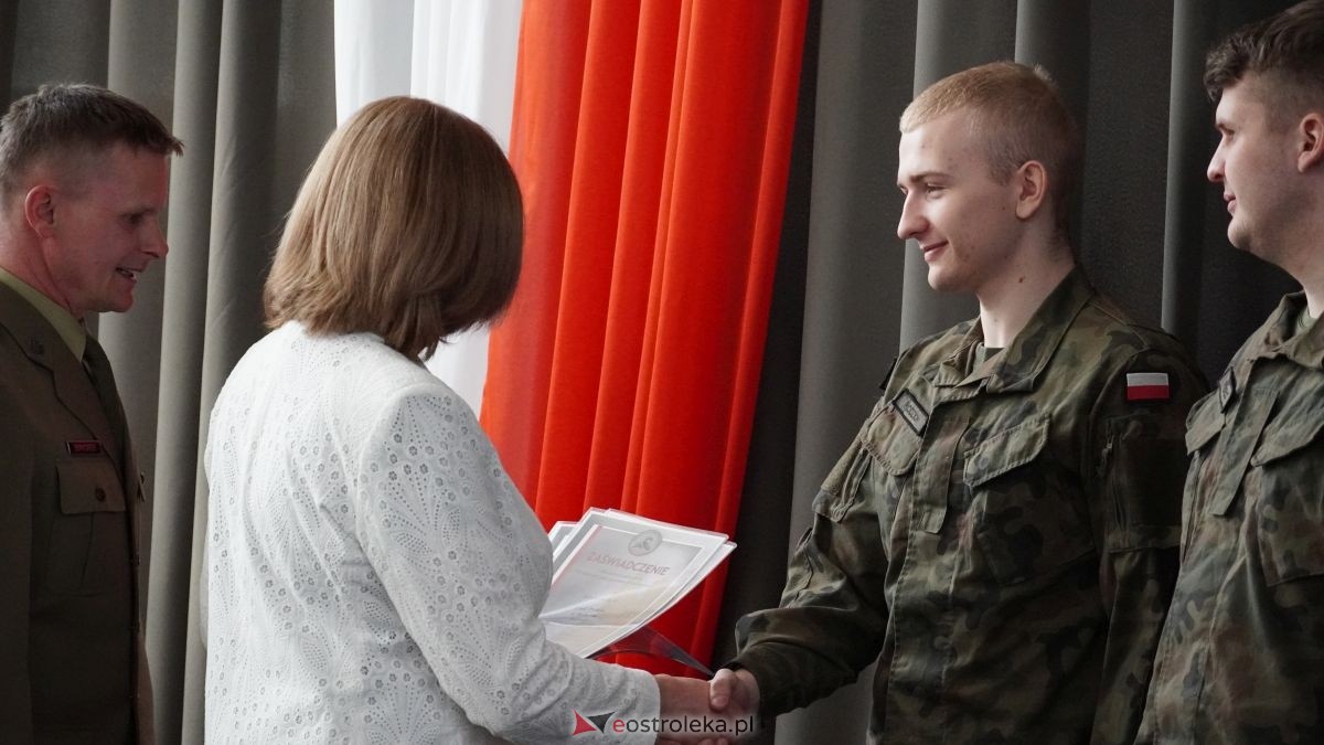 Zakończenie roku maturzystów z ZSZ nr 2 w Ostrołęce [24.04.2026] - zdjęcie #33 - eOstroleka.pl