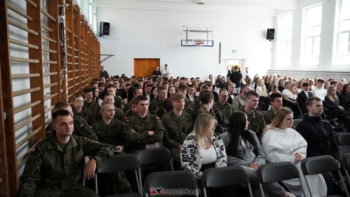 Zakończenie roku maturzystów z ZSZ nr 2 w Ostrołęce [24.04.2026] - zdjęcie #18 - eOstroleka.pl