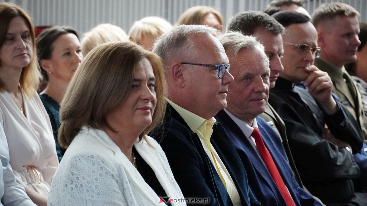 Zakończenie roku maturzystów z ZSZ nr 2 w Ostrołęce [24.04.2026] - zdjęcie #16 - eOstroleka.pl