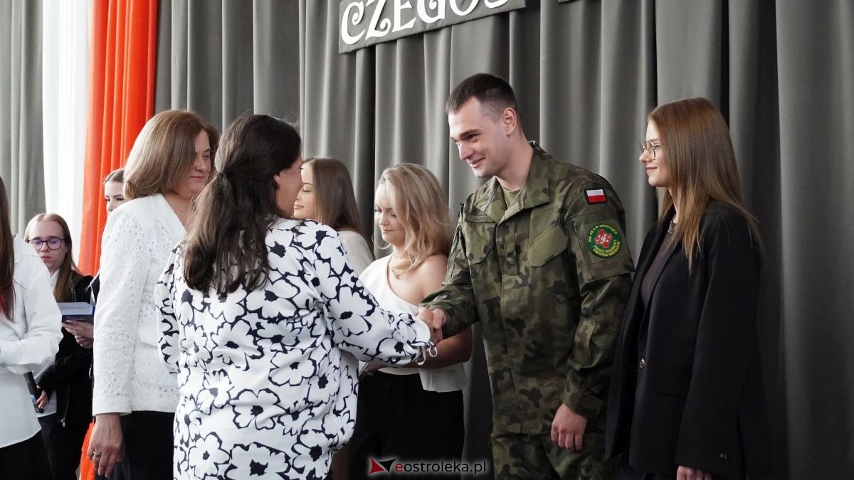 Zakończenie roku maturzystów z ZSZ nr 2 w Ostrołęce [24.04.2026] - zdjęcie #3 - eOstroleka.pl