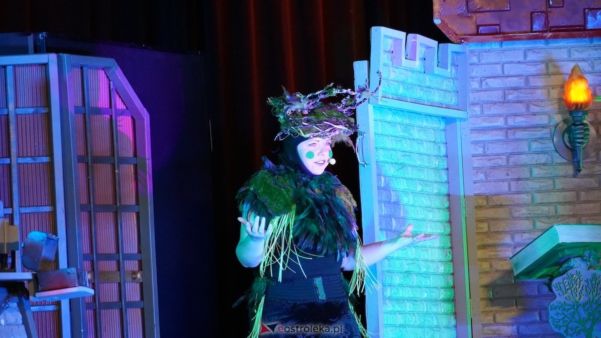 Teatr Bajaderka ze spektaklem Wszyscy na jednego w Ostrołęce [26.04.2026] - zdjęcie #11 - eOstroleka.pl