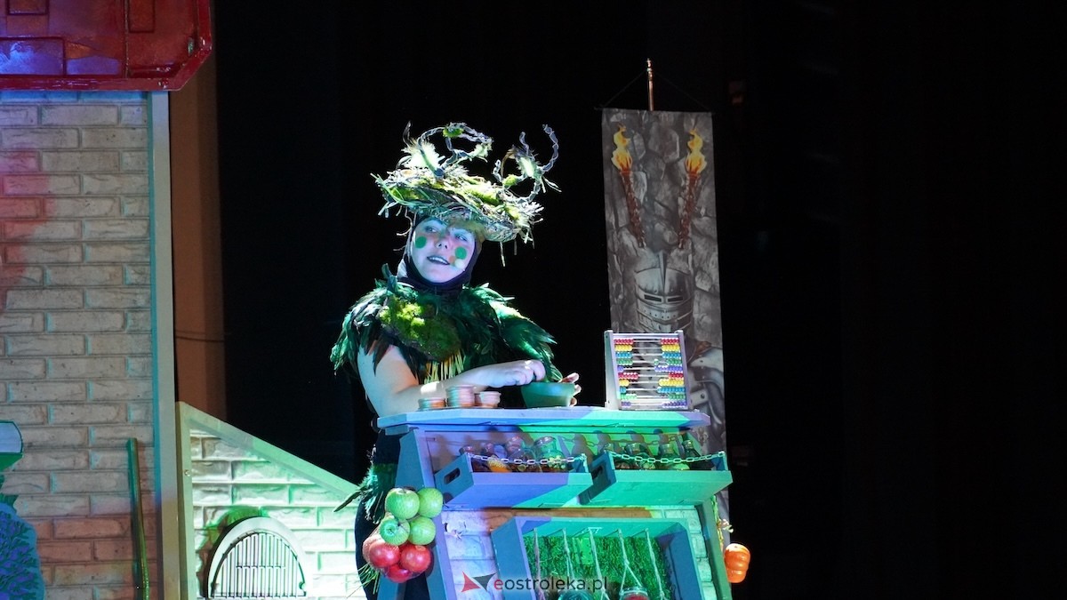 Teatr Bajaderka ze spektaklem Wszyscy na jednego w Ostrołęce [26.04.2026] - zdjęcie #1 - eOstroleka.pl