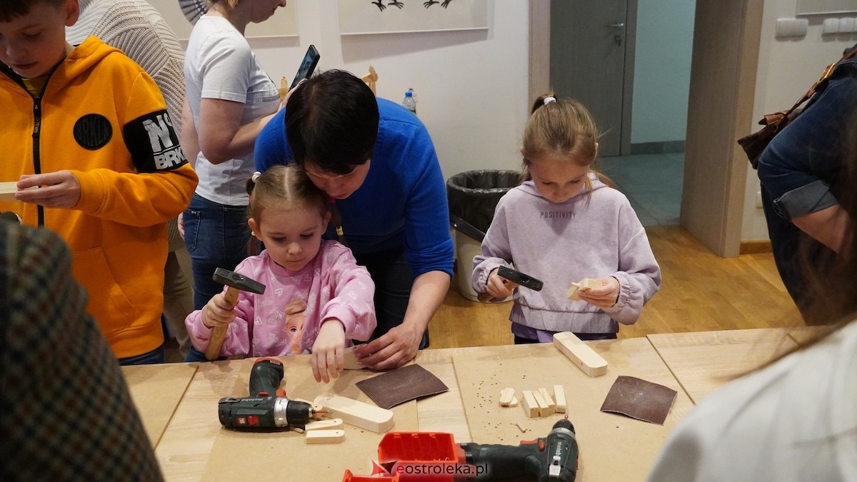 Drewniane pieski i rzemiosło, czyli niedziela w Muzeum Kultury Kurpiowskiej [26.04.2026] - zdjęcie #28 - eOstroleka.pl