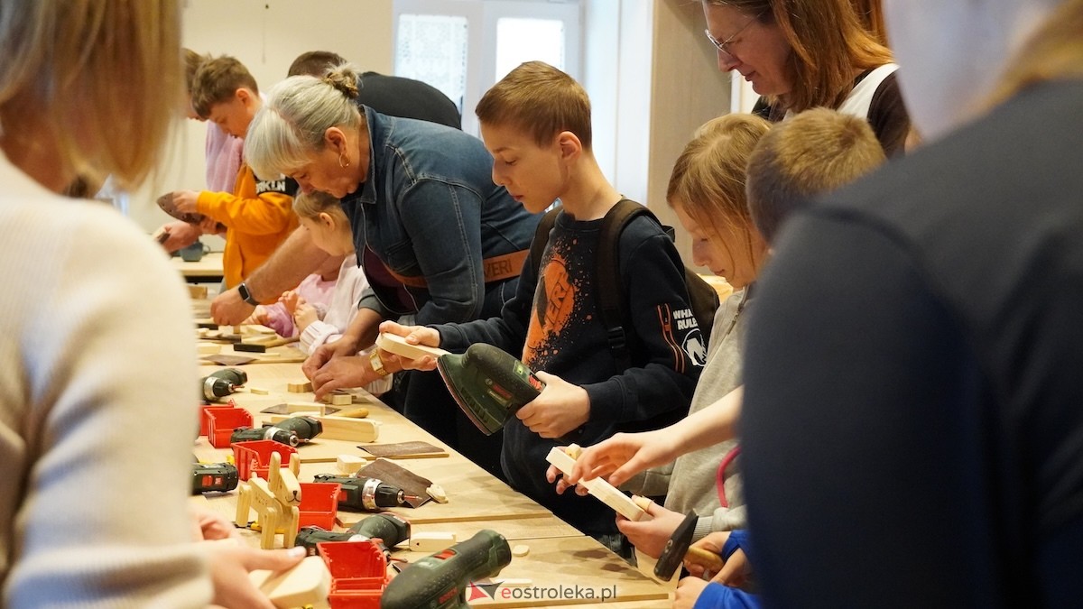 Drewniane pieski i rzemiosło, czyli niedziela w Muzeum Kultury Kurpiowskiej [26.04.2026] - zdjęcie #21 - eOstroleka.pl