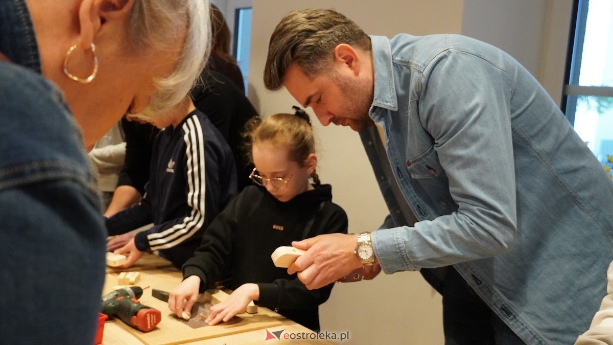 Drewniane pieski i rzemiosło, czyli niedziela w Muzeum Kultury Kurpiowskiej [26.04.2026] - zdjęcie #14 - eOstroleka.pl