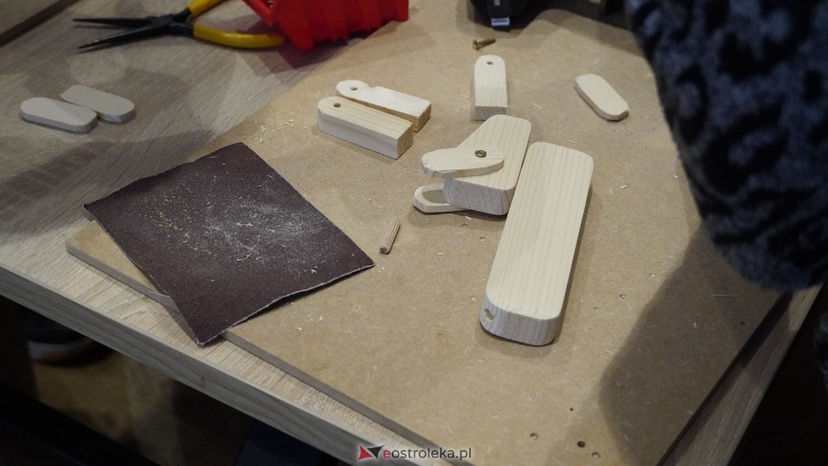 Drewniane pieski i rzemiosło, czyli niedziela w Muzeum Kultury Kurpiowskiej [26.04.2026] - zdjęcie #6 - eOstroleka.pl