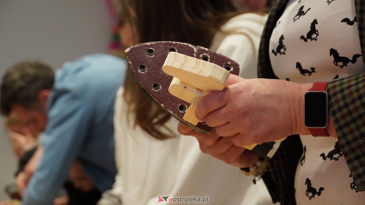 Drewniane pieski i rzemiosło, czyli niedziela w Muzeum Kultury Kurpiowskiej [26.04.2026] - zdjęcie #1 - eOstroleka.pl