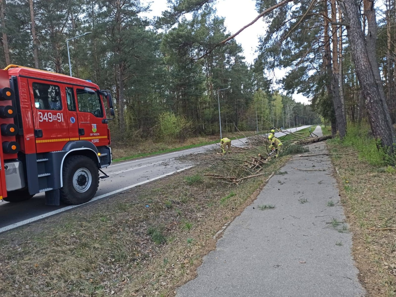 Skutki niedzielnej wichury w Ostrołęce i powiecie ostrołęckim [26.04.2026] - zdjęcie #1 - eOstroleka.pl