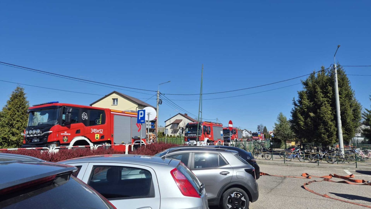 Wielka akcja strażaków w szkołach i pod kościołami. Co się działo w gminie Lelis? [21.04.2026] - zdjęcie #36 - eOstroleka.pl