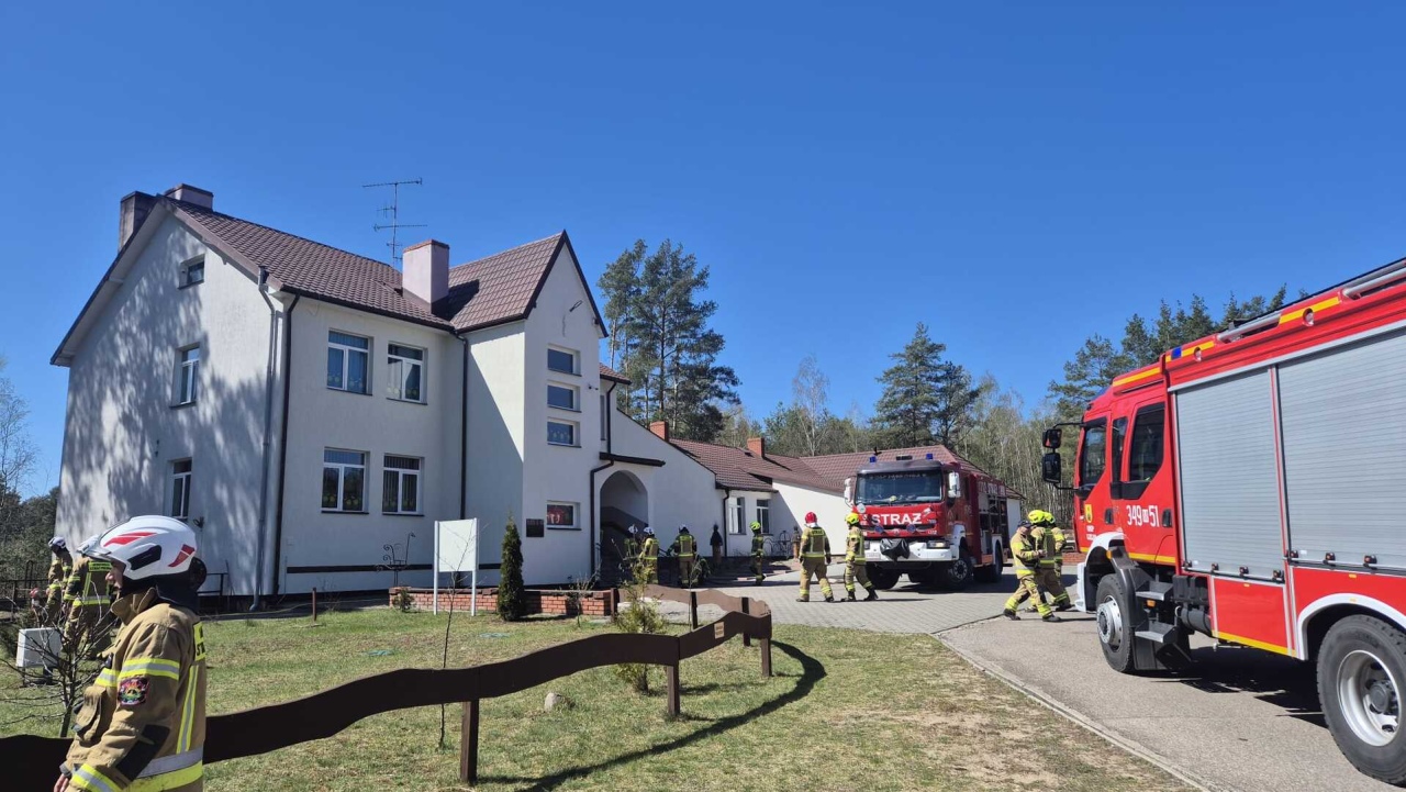 Wielka akcja strażaków w szkołach i pod kościołami. Co się działo w gminie Lelis? [21.04.2026] - zdjęcie #32 - eOstroleka.pl