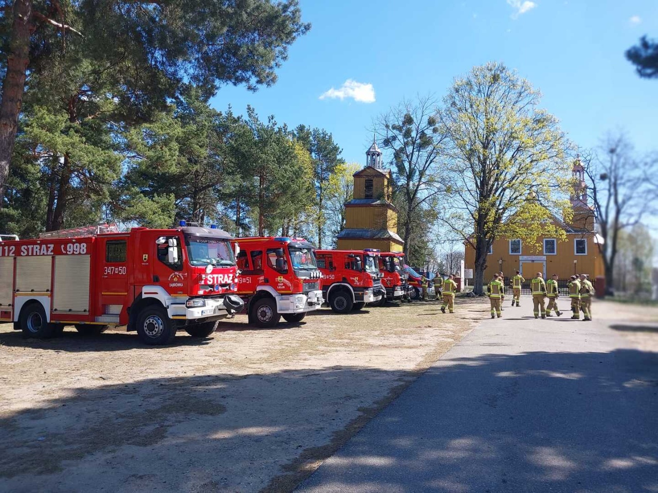 Wielka akcja strażaków w szkołach i pod kościołami. Co się działo w gminie Lelis? [21.04.2026] - zdjęcie #27 - eOstroleka.pl
