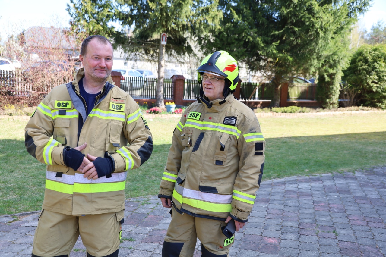 Wielka akcja strażaków w szkołach i pod kościołami. Co się działo w gminie Lelis? [21.04.2026] - zdjęcie #20 - eOstroleka.pl