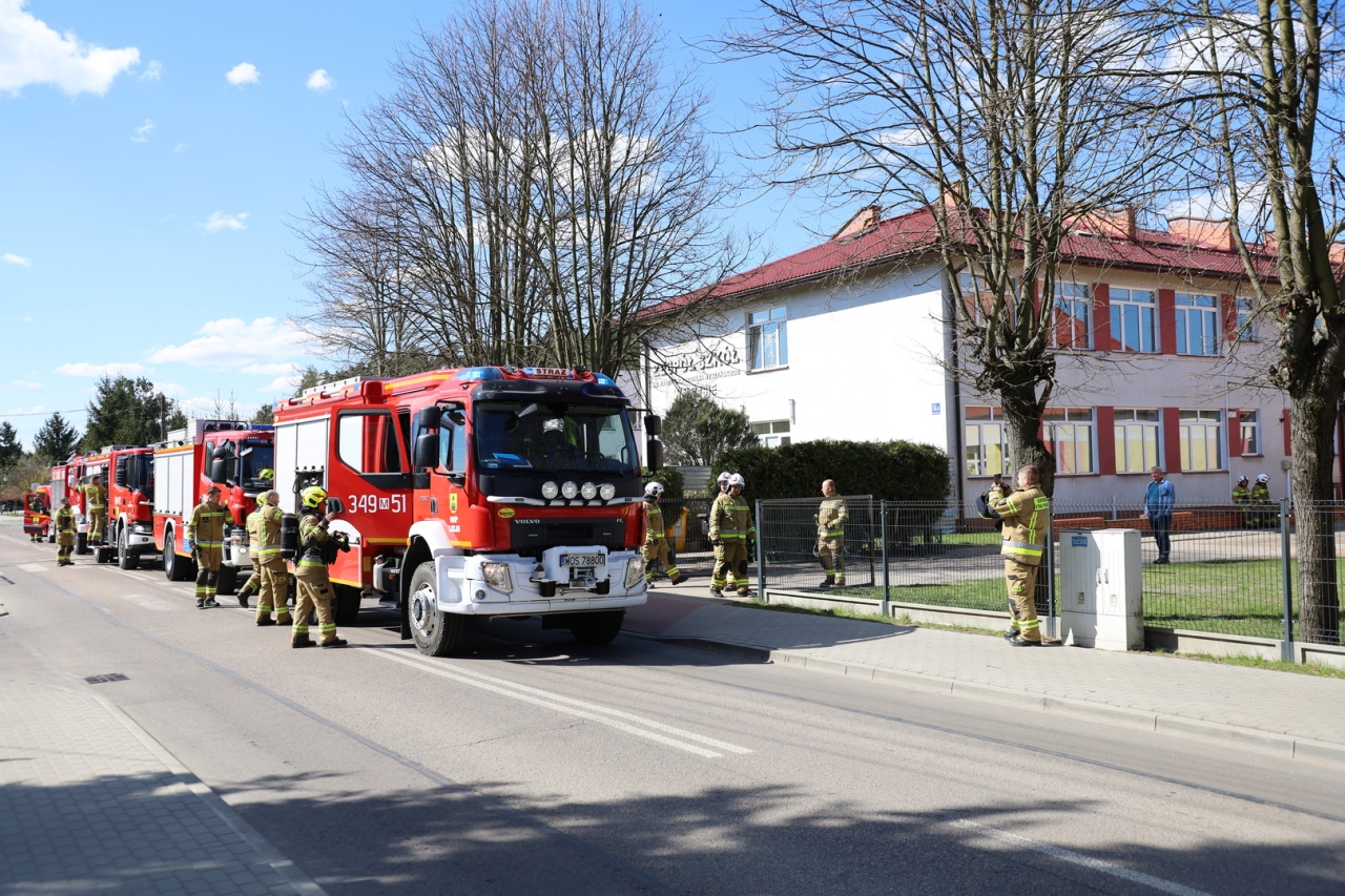 Wielka akcja strażaków w szkołach i pod kościołami. Co się działo w gminie Lelis? [21.04.2026] - zdjęcie #17 - eOstroleka.pl