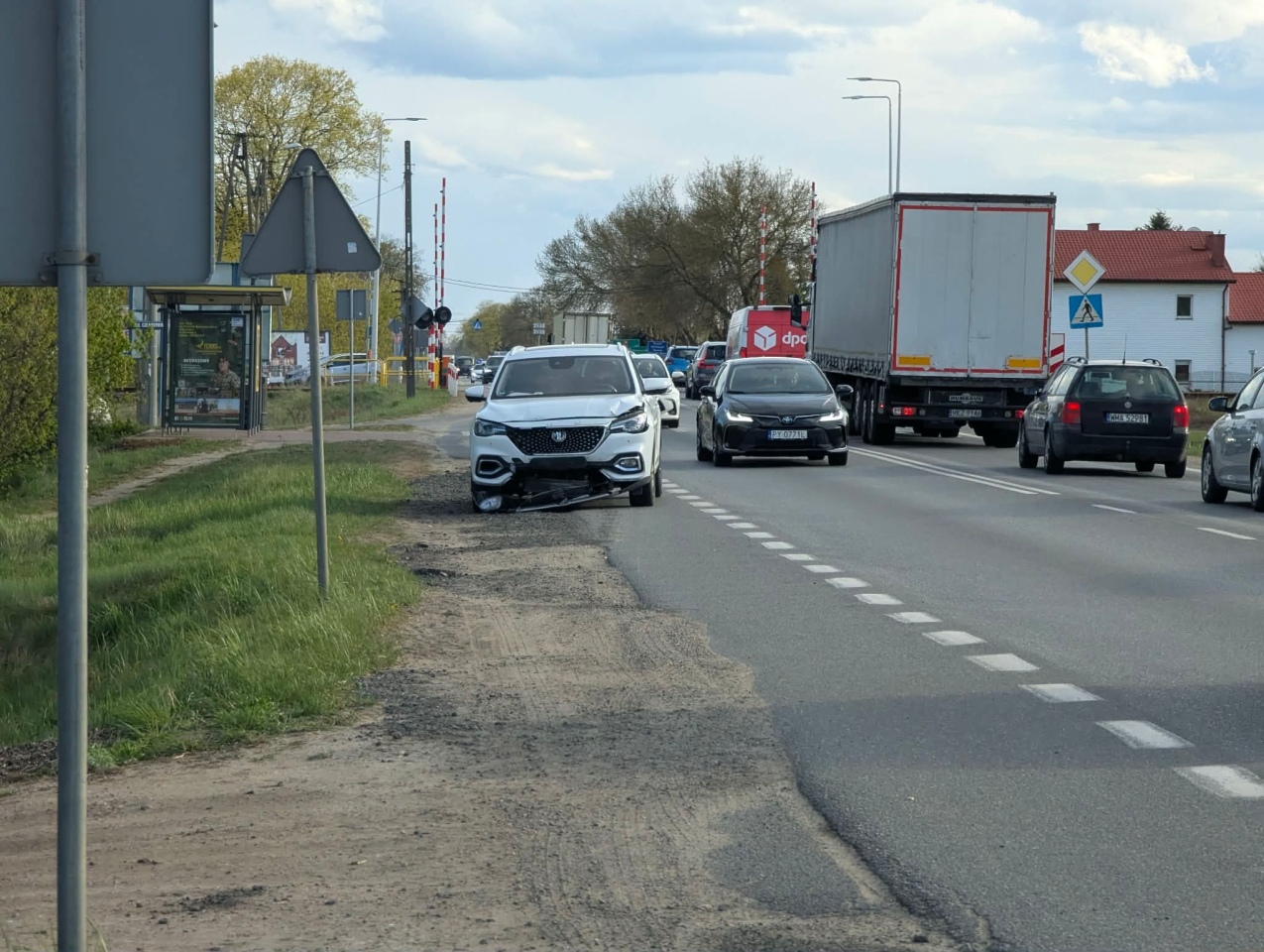 Wypadek na Warszawskiej [28.04.2026] - zdjęcie #3 - eOstroleka.pl