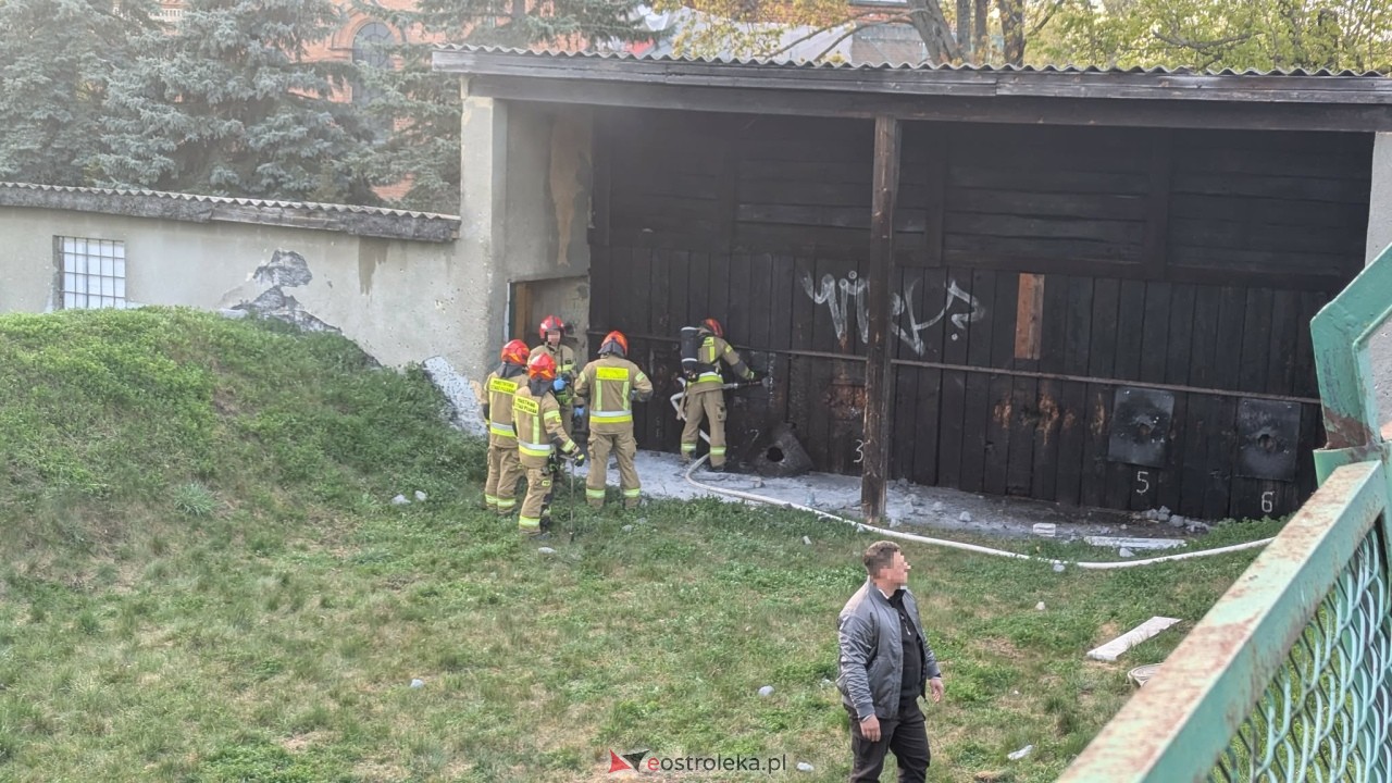 Pożar na terenie ZSZ Nr 2 w Ostrołęce [29.04.2026] - zdjęcie #11 - eOstroleka.pl